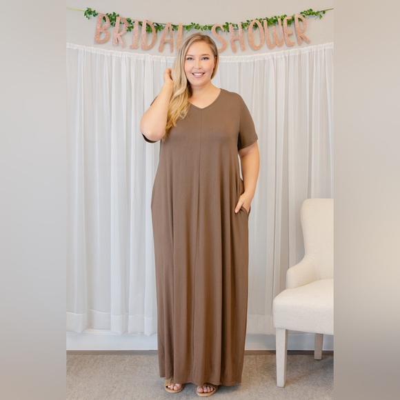 BN Plus Size Oversized V Short Sleeve Mocha Maxi Dress Various - Picture 3 of 10